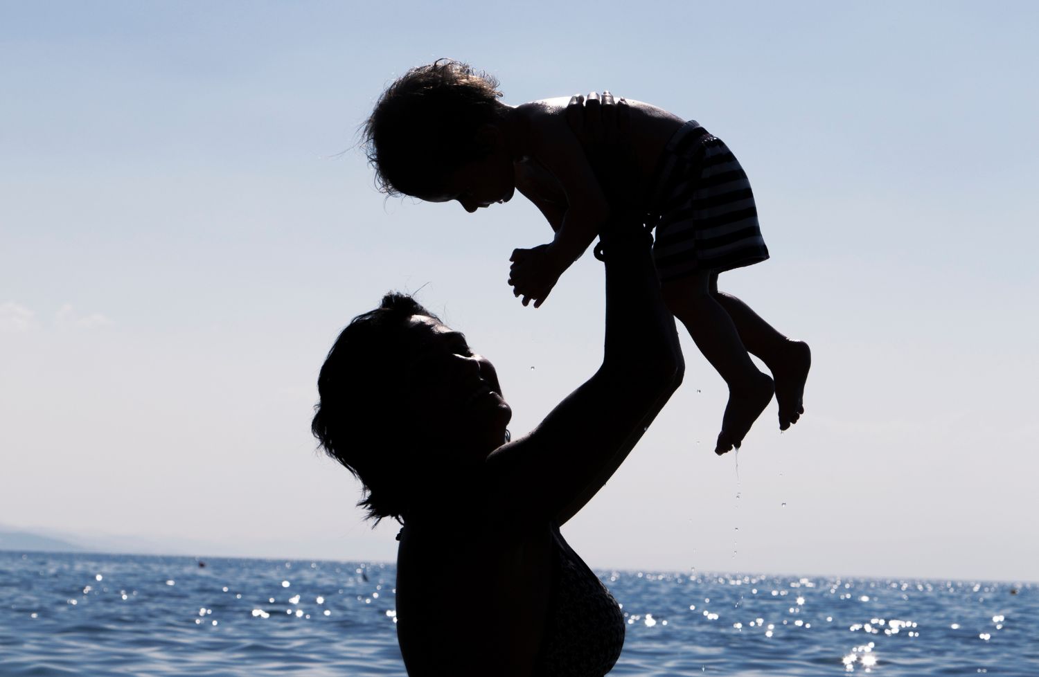 Comment habiller bébé en été selon la température