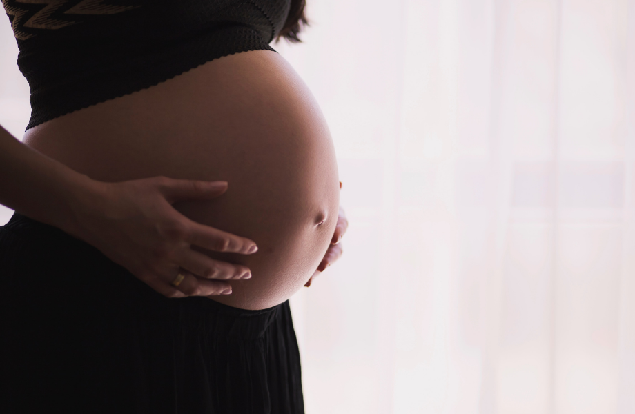 Ostéopathie femmes enceintes, jeunes mamans et bébés. 