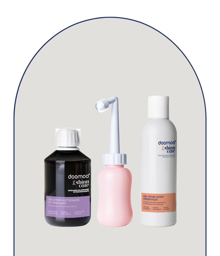 Coffret trio apaisant Douchette intime, Solution nettoyante & Savon intime